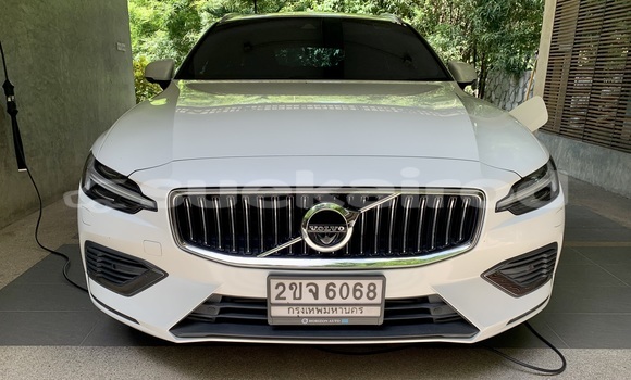 Buy Used Volvo V60 White Car in Chiang Mai in Chiang Mai Buy Used Volvo V60 White Car in Chiang Mai in Chiang Mai