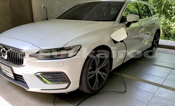 Buy Used Volvo V60 White Car in Chiang Mai in Chiang Mai Buy Used Volvo V60 White Car in Chiang Mai in Chiang Mai
