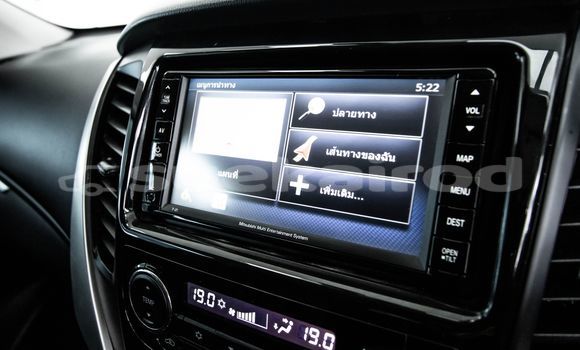 Buy Used Mitsubishi Pajero Brown Car in Bangkok in Bangkok Buy Used Mitsubishi Pajero Brown Car in Bangkok in Bangkok