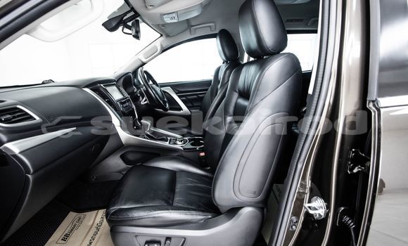 Buy Used Mitsubishi Pajero Brown Car in Bangkok in Bangkok Buy Used Mitsubishi Pajero Brown Car in Bangkok in Bangkok