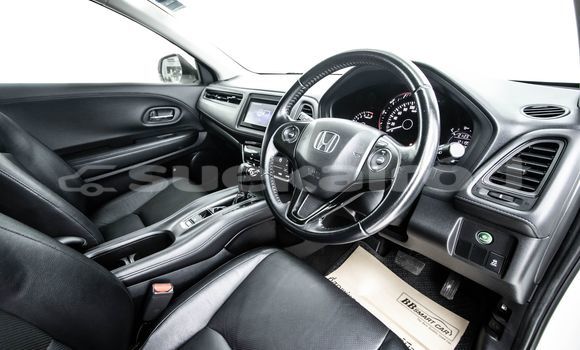 Buy Used Honda HR-V White Car in Bangkok in Bangkok Buy Used Honda HR-V White Car in Bangkok in Bangkok