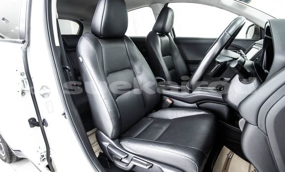 Buy Used Honda HR-V White Car in Bangkok in Bangkok Buy Used Honda HR-V White Car in Bangkok in Bangkok