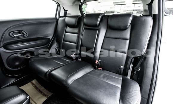 Buy Used Honda HR-V White Car in Bangkok in Bangkok Buy Used Honda HR-V White Car in Bangkok in Bangkok