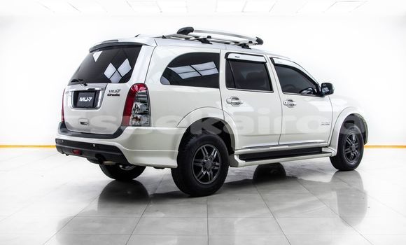 Buy Used Isuzu MU-7 White Car in Bangkok in Bangkok Buy Used Isuzu MU-7 White Car in Bangkok in Bangkok