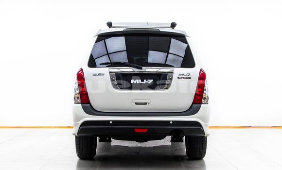 Buy Used Isuzu MU-7 White Car in Bangkok in Bangkok Buy Used Isuzu MU-7 White Car in Bangkok in Bangkok