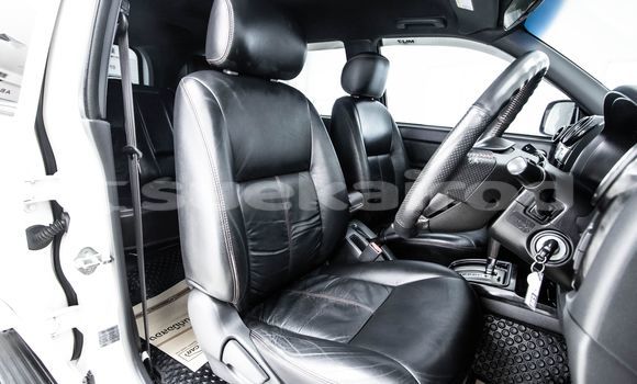 Buy Used Isuzu MU-7 White Car in Bangkok in Bangkok Buy Used Isuzu MU-7 White Car in Bangkok in Bangkok