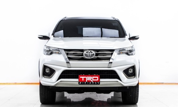 ซื้อ รถมือสอง Toyota Fortuner ขาว รถยนต์ ใน %{เมือง} ใน กรุงเทพมหานคร