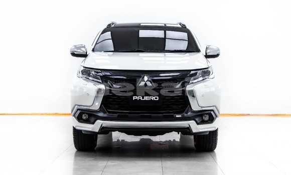 Buy Used Mitsubishi Pajero Sport White Car in Bangkok in Bangkok