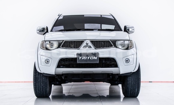 ซื้อ รถมือสอง Mitsubishi Triton ขาว รถยนต์ ใน %{เมือง} ใน กรุงเทพมหานคร