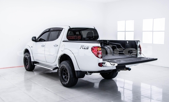 Buy Used Mitsubishi Triton White Car in Bangkok in Bangkok Buy Used Mitsubishi Triton White Car in Bangkok in Bangkok