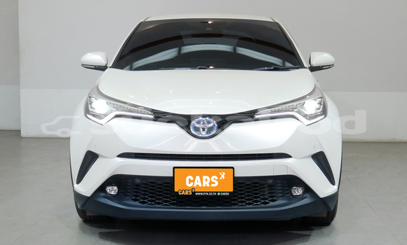 ซื้อ รถมือสอง Toyota C-HR ขาว รถยนต์ ใน %{เมือง} ใน กรุงเทพมหานคร ซื้อ รถมือสอง Toyota C-HR ขาว รถยนต์ ใน %{เมือง} ใน กรุงเทพมหานคร
