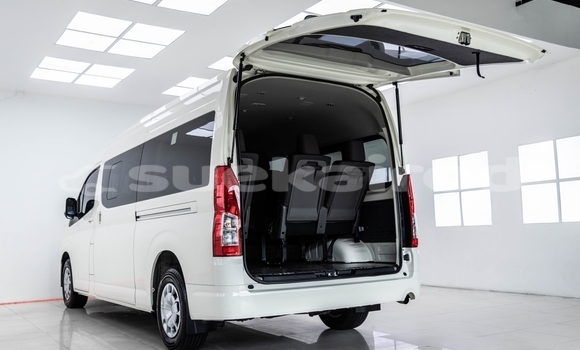 Buy Used Toyota Commuter White Car in Bangkok in Bangkok Buy Used Toyota Commuter White Car in Bangkok in Bangkok