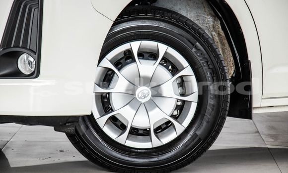 Buy Used Toyota Commuter White Car in Bangkok in Bangkok Buy Used Toyota Commuter White Car in Bangkok in Bangkok