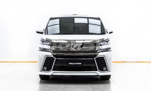 ซื้อ รถมือสอง Toyota Vellfire ขาว รถยนต์ ใน %{เมือง} ใน กรุงเทพมหานคร