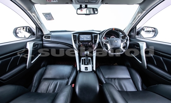 ซื้อ รถมือสอง Mitsubishi Pajero Sport ขาว รถยนต์ ใน %{เมือง} ใน กรุงเทพมหานคร ซื้อ รถมือสอง Mitsubishi Pajero Sport ขาว รถยนต์ ใน %{เมือง} ใน กรุงเทพมหานคร