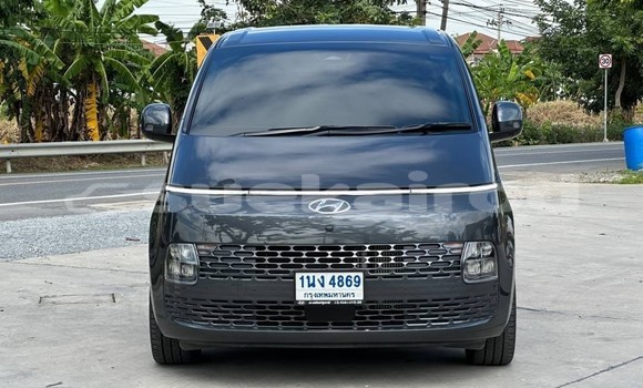 Buy Used Hyundai Grand Starex Black Car in Bangkok in Bangkok
