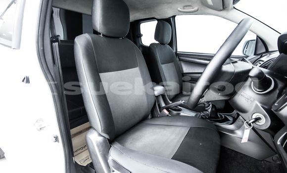 Buy Used Isuzu D-Max White Car in Bangkok in Bangkok Buy Used Isuzu D-Max White Car in Bangkok in Bangkok