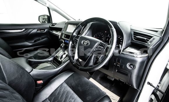 Buy Used Toyota Vellfire White Car in Bangkok in Bangkok Buy Used Toyota Vellfire White Car in Bangkok in Bangkok