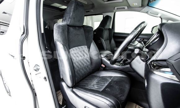 Buy Used Toyota Vellfire White Car in Bangkok in Bangkok Buy Used Toyota Vellfire White Car in Bangkok in Bangkok