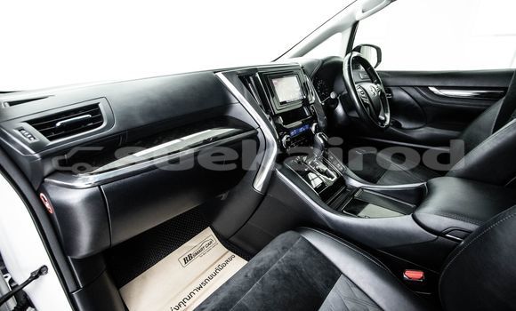 Buy Used Toyota Vellfire White Car in Bangkok in Bangkok Buy Used Toyota Vellfire White Car in Bangkok in Bangkok