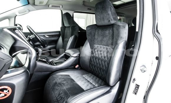 Buy Used Toyota Vellfire White Car in Bangkok in Bangkok Buy Used Toyota Vellfire White Car in Bangkok in Bangkok