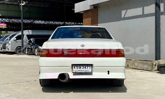Buy Used Nissan Cefiro White Car in Bangkok in Bangkok Buy Used Nissan Cefiro White Car in Bangkok in Bangkok