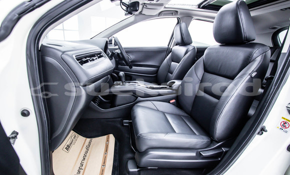 Buy Used Honda HR-V White Car in Bangkok in Bangkok Buy Used Honda HR-V White Car in Bangkok in Bangkok