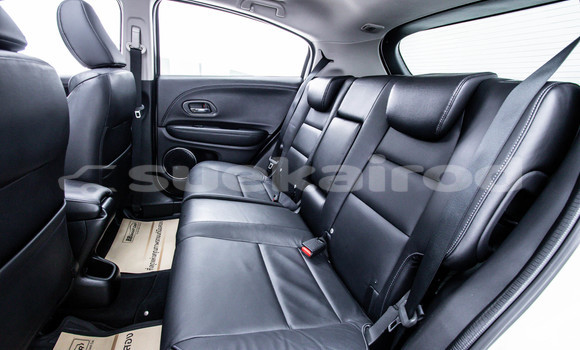 Buy Used Honda HR-V White Car in Bangkok in Bangkok Buy Used Honda HR-V White Car in Bangkok in Bangkok