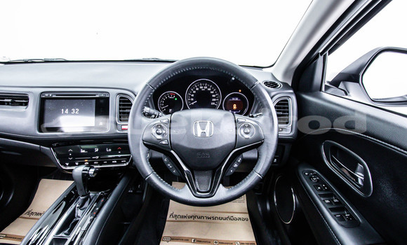 Buy Used Honda HR-V White Car in Bangkok in Bangkok Buy Used Honda HR-V White Car in Bangkok in Bangkok