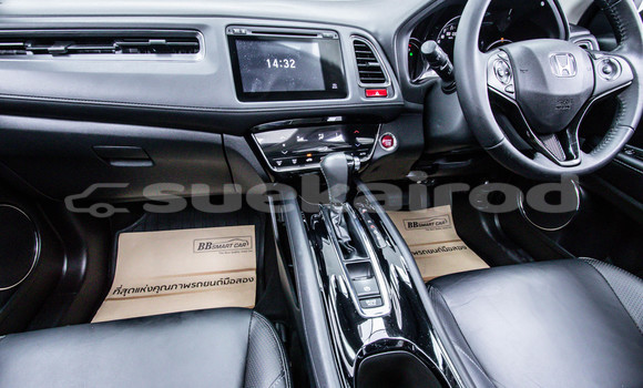 Buy Used Honda HR-V White Car in Bangkok in Bangkok Buy Used Honda HR-V White Car in Bangkok in Bangkok