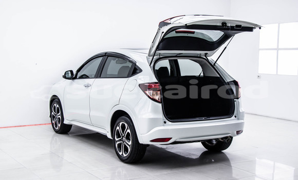 Buy Used Honda HR-V White Car in Bangkok in Bangkok Buy Used Honda HR-V White Car in Bangkok in Bangkok