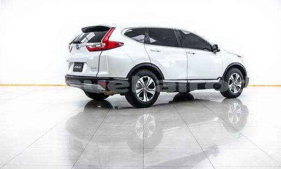 Buy Used Honda CR-V White Car in Bangkok in Bangkok Buy Used Honda CR-V White Car in Bangkok in Bangkok