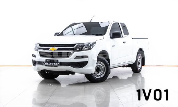 Buy Used Chevrolet Colorado White Car in Bangkok in Bangkok Buy Used Chevrolet Colorado White Car in Bangkok in Bangkok