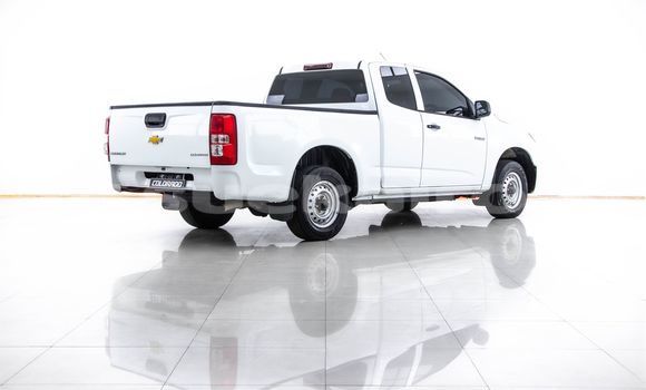Buy Used Chevrolet Colorado White Car in Bangkok in Bangkok Buy Used Chevrolet Colorado White Car in Bangkok in Bangkok