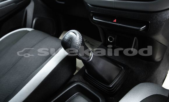 Buy Used Chevrolet Colorado White Car in Bangkok in Bangkok Buy Used Chevrolet Colorado White Car in Bangkok in Bangkok