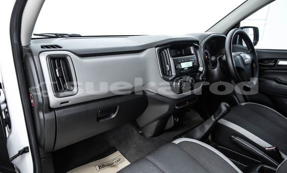 Buy Used Chevrolet Colorado White Car in Bangkok in Bangkok Buy Used Chevrolet Colorado White Car in Bangkok in Bangkok