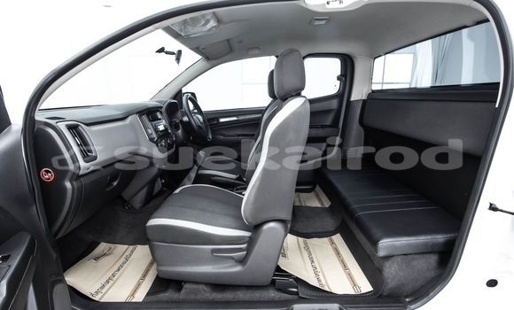 Buy Used Chevrolet Colorado White Car in Bangkok in Bangkok Buy Used Chevrolet Colorado White Car in Bangkok in Bangkok