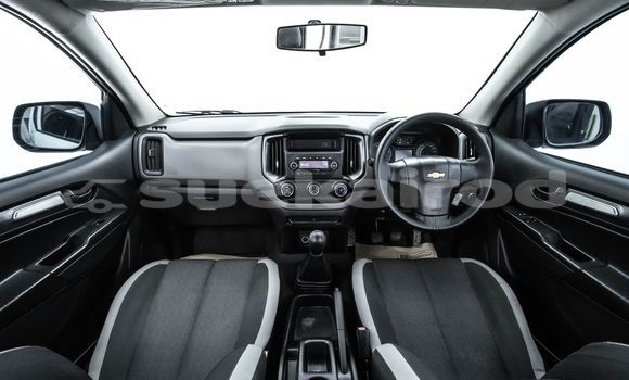 Buy Used Chevrolet Colorado White Car in Bangkok in Bangkok Buy Used Chevrolet Colorado White Car in Bangkok in Bangkok