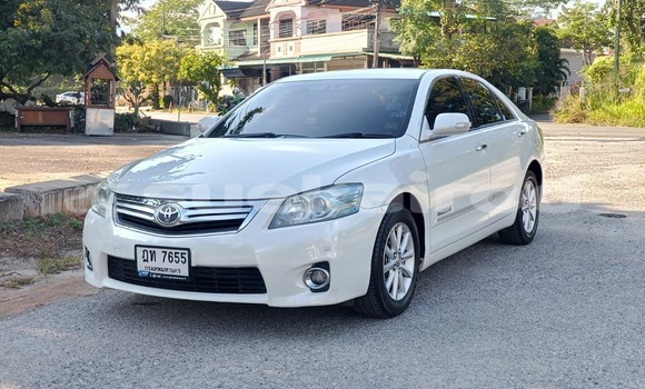 Buy Used Toyota Camry White Car in Chiang Mai in Chiang Mai Buy Used Toyota Camry White Car in Chiang Mai in Chiang Mai