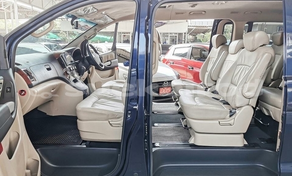 ซื้อ รถมือสอง Hyundai H1 สีน้ำเงิน รถยนต์ ใน %{เมือง} ใน กรุงเทพมหานคร ซื้อ รถมือสอง Hyundai H1 สีน้ำเงิน รถยนต์ ใน %{เมือง} ใน กรุงเทพมหานคร