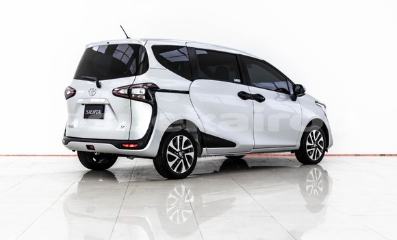 ซื้อ รถมือสอง Toyota Sienta เงิน รถยนต์ ใน %{เมือง} ใน กรุงเทพมหานคร ซื้อ รถมือสอง Toyota Sienta เงิน รถยนต์ ใน %{เมือง} ใน กรุงเทพมหานคร