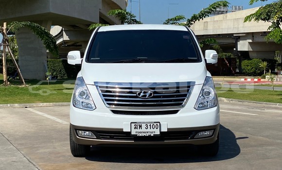 ซื้อ รถมือสอง Hyundai Grand Starex ขาว รถยนต์ ใน %{เมือง} ใน กรุงเทพมหานคร