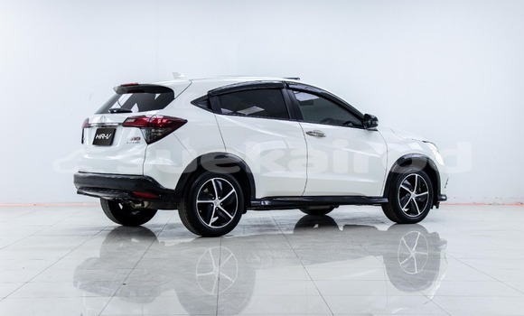 Buy Used Honda HRâV White Car in Bangkok in Bangkok Buy Used Honda HRâV White Car in Bangkok in Bangkok