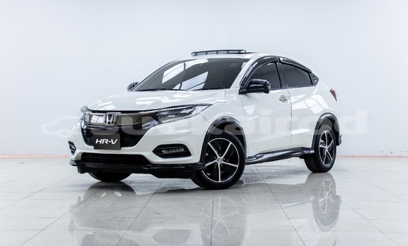 Buy Used Honda HRâV White Car in Bangkok in Bangkok Buy Used Honda HRâV White Car in Bangkok in Bangkok