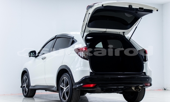 Buy Used Honda HRâV White Car in Bangkok in Bangkok Buy Used Honda HRâV White Car in Bangkok in Bangkok