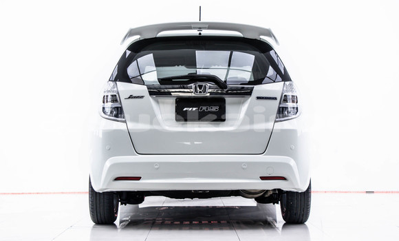 Buy Used Honda Jazz White Car in Bangkok in Bangkok Buy Used Honda Jazz White Car in Bangkok in Bangkok