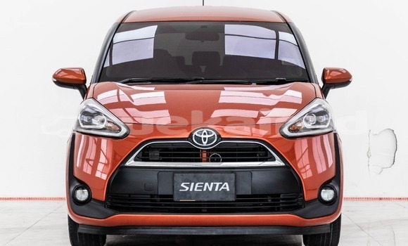 ซื้อ รถมือสอง Toyota Sienta อื่น ๆ รถยนต์ ใน %{เมือง} ใน กรุงเทพมหานคร