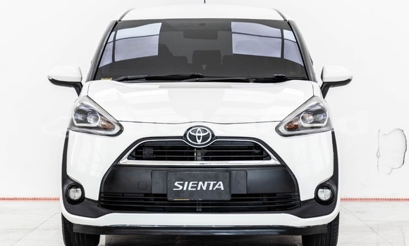 ซื้อ รถมือสอง Toyota Sienta ขาว รถยนต์ ใน %{เมือง} ใน กรุงเทพมหานคร
