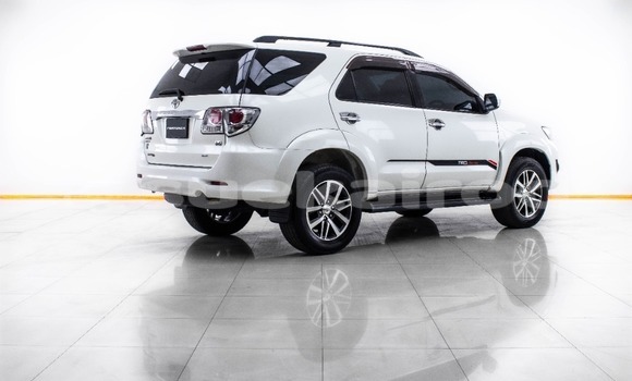 ซื้อ รถมือสอง Toyota Fortuner ขาว รถยนต์ ใน %{เมือง} ใน กรุงเทพมหานคร ซื้อ รถมือสอง Toyota Fortuner ขาว รถยนต์ ใน %{เมือง} ใน กรุงเทพมหานคร