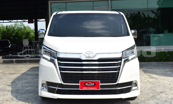 ซื้อ รถมือสอง Toyota Crown Majesta ขาว รถยนต์ ใน %{เมือง} ใน กรุงเทพมหานคร ซื้อ รถมือสอง Toyota Crown Majesta ขาว รถยนต์ ใน %{เมือง} ใน กรุงเทพมหานคร